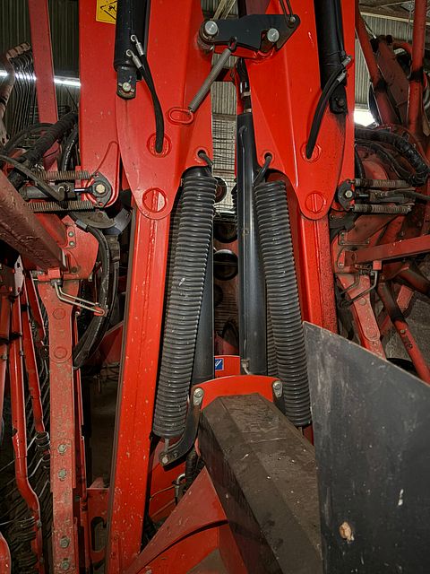 Image 4/28
