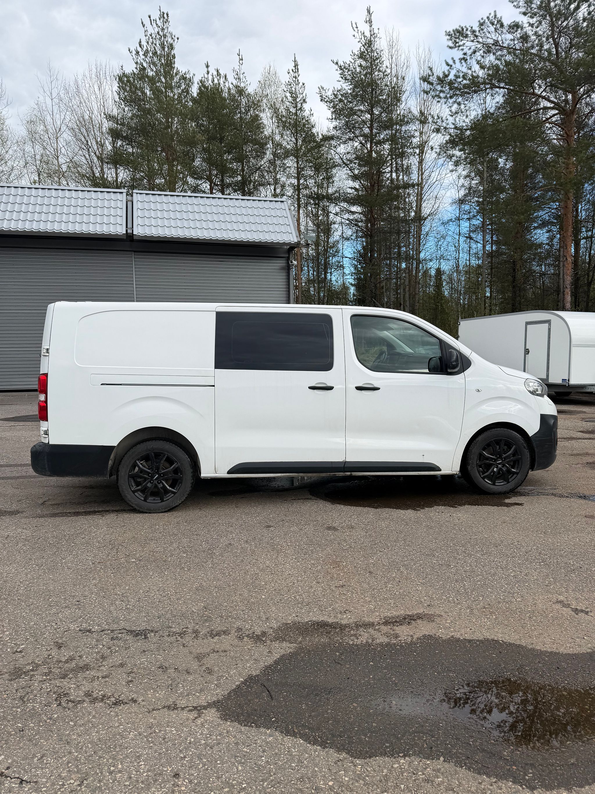 Image 3/12