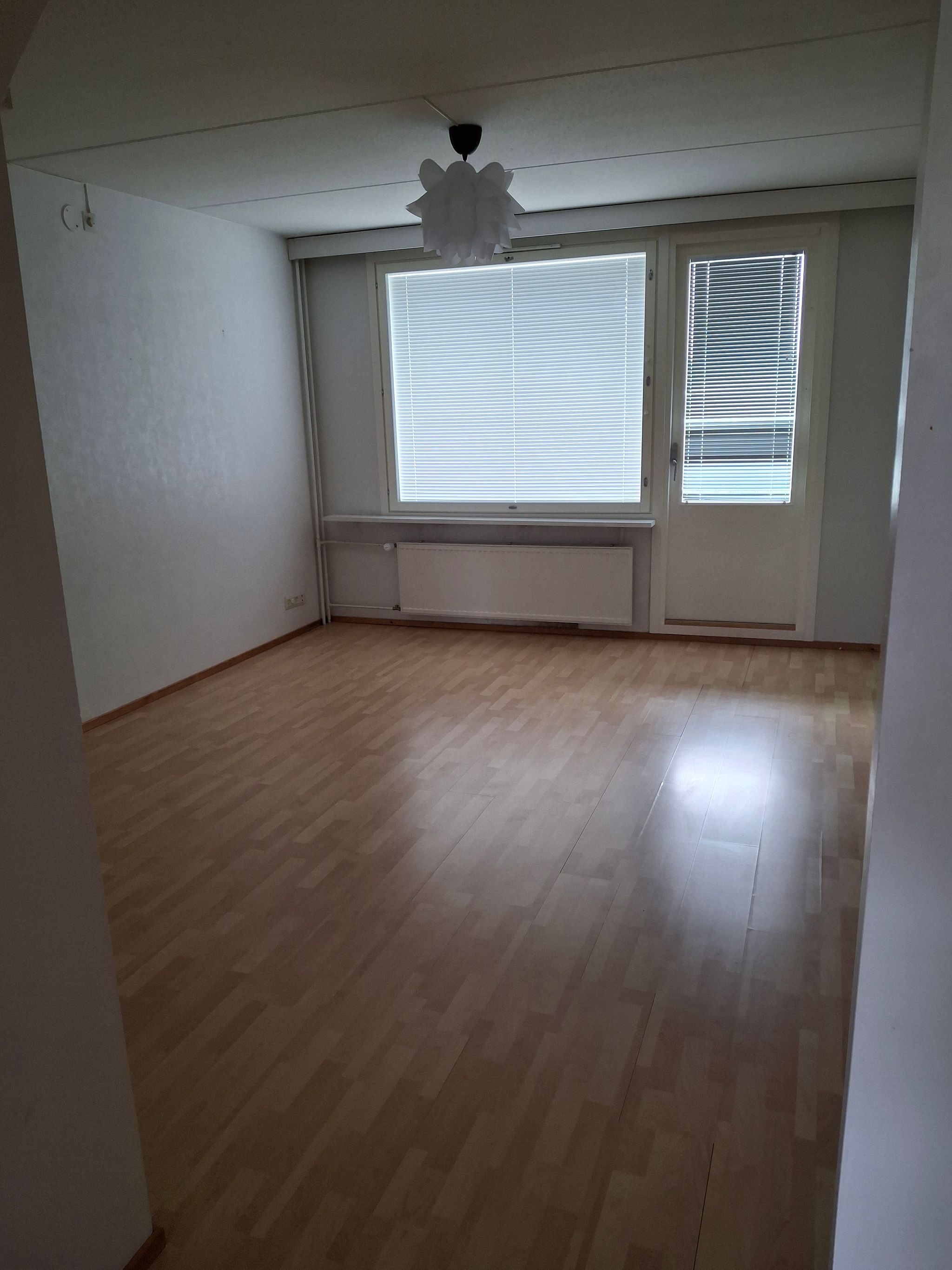 Image 4/12
