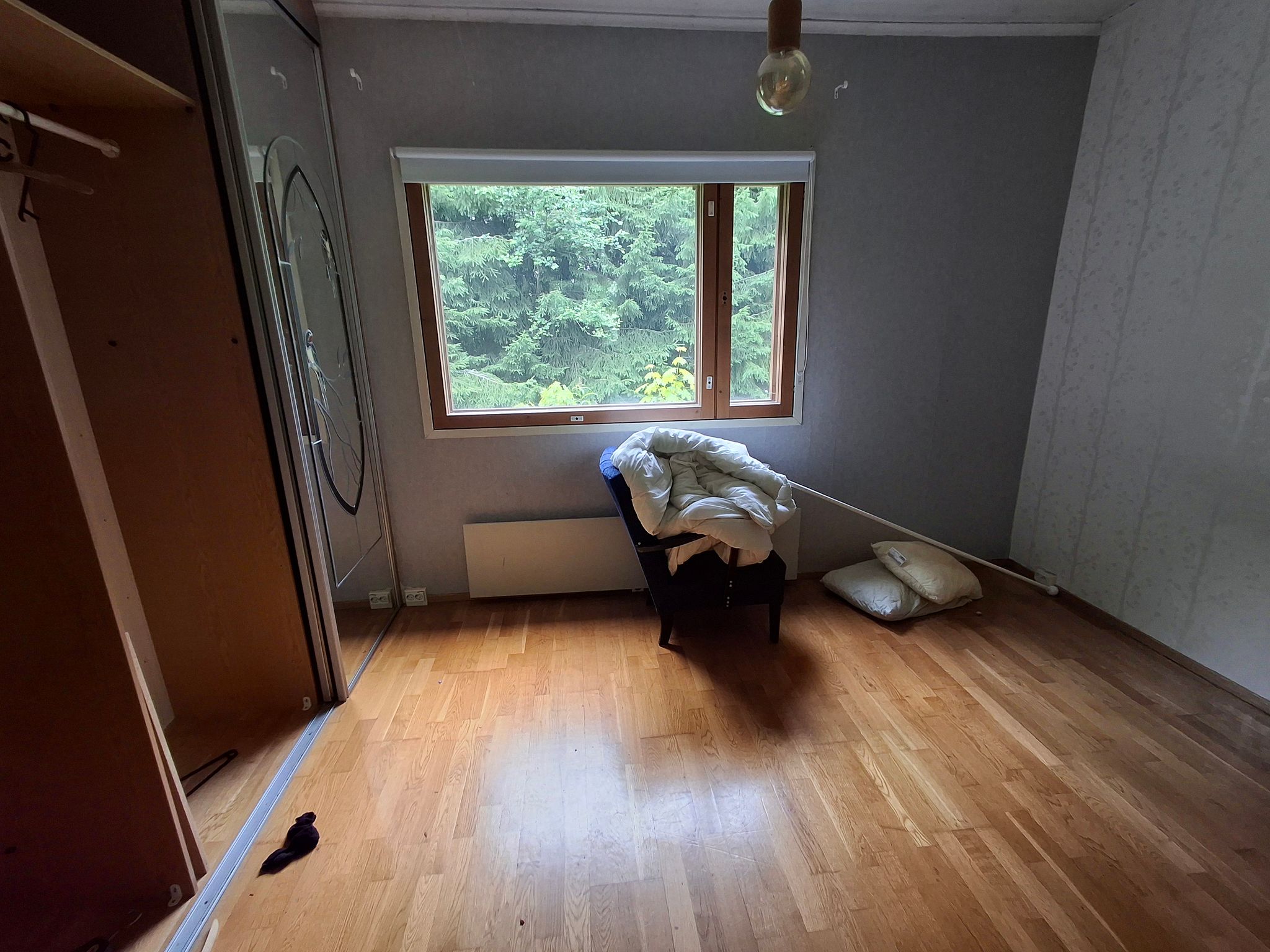Image 12/26