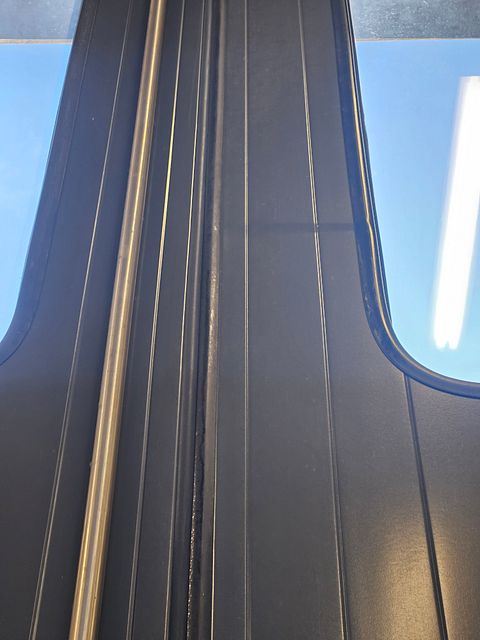 Image 4/6