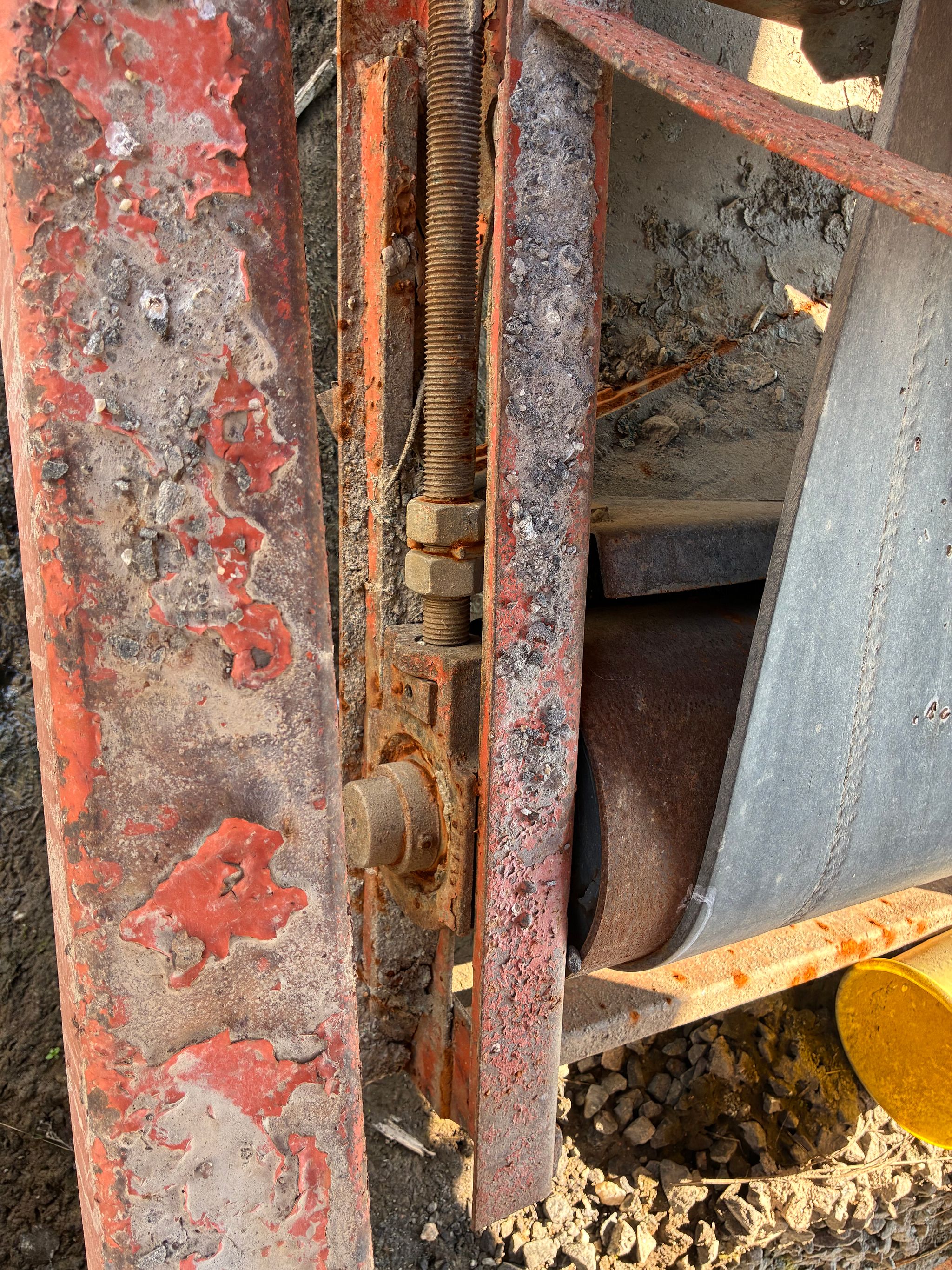 Image 8/32
