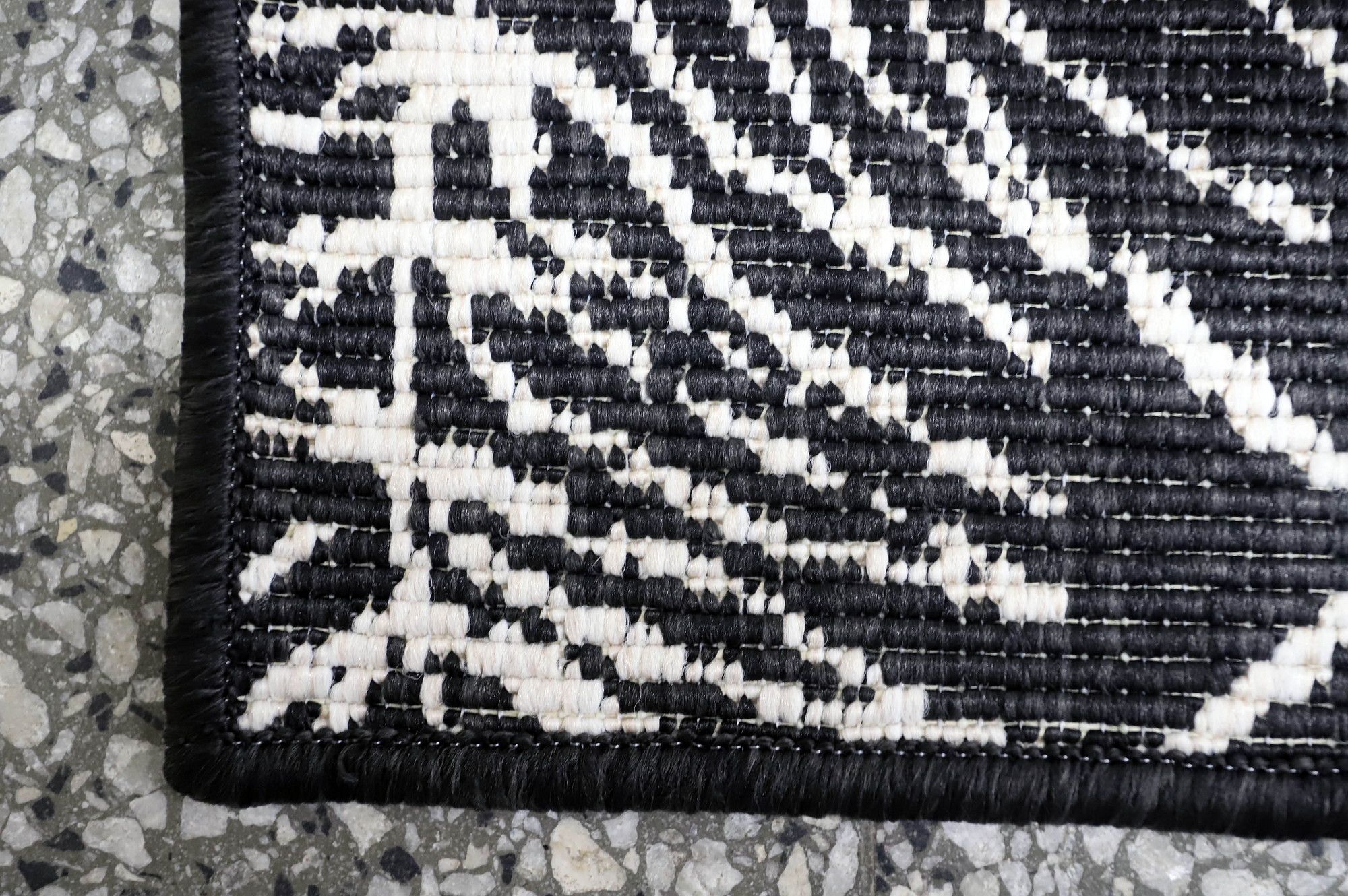 Image 4/6