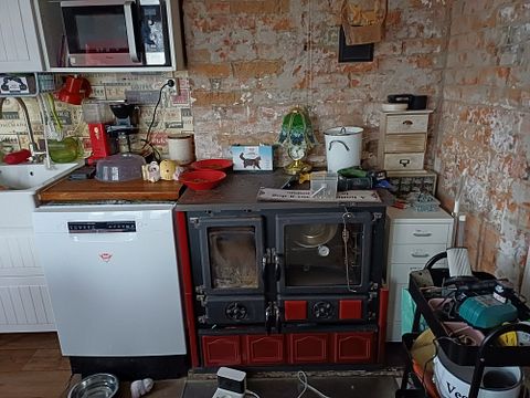 Image 6/12