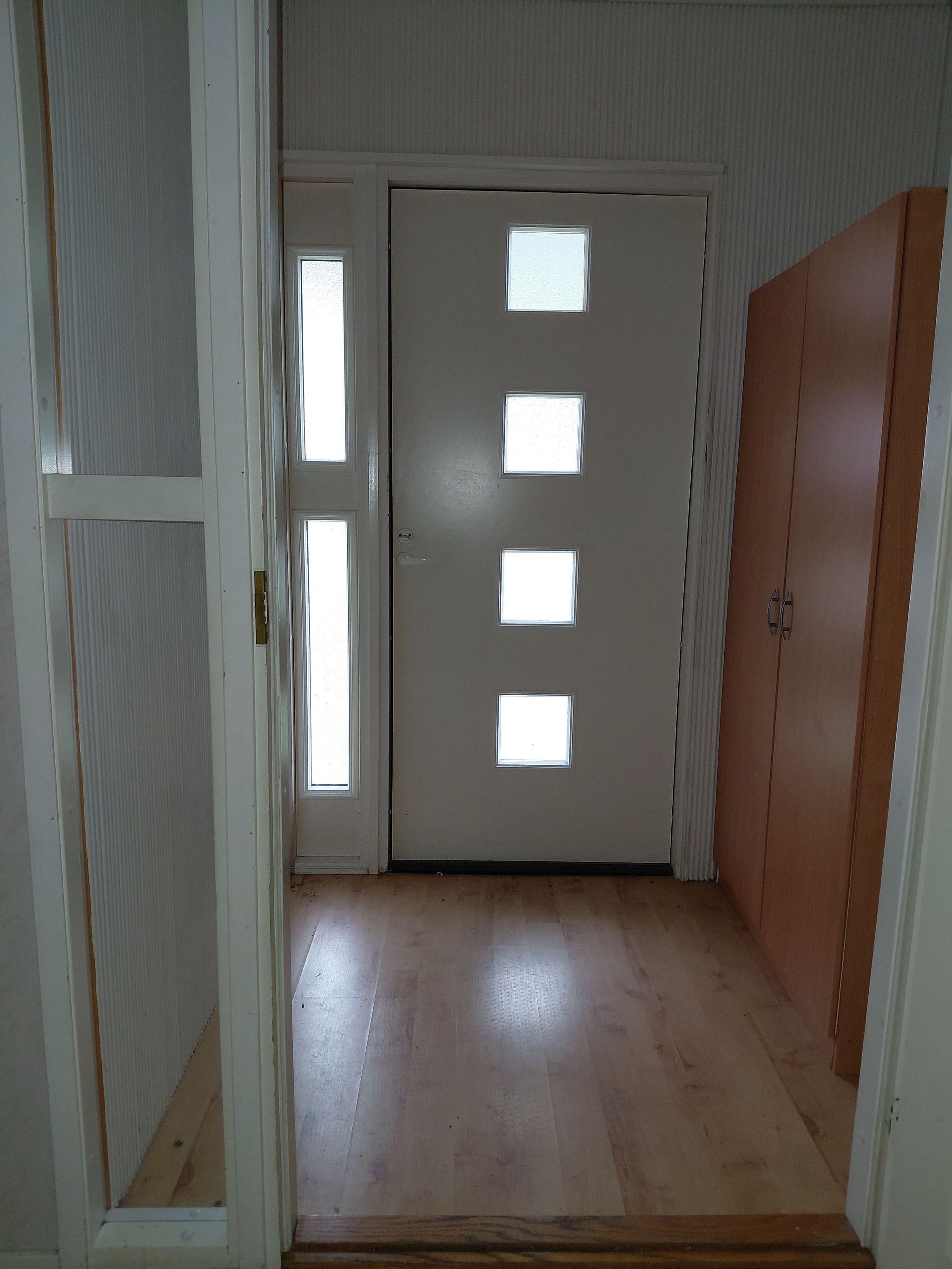 Image 16/46