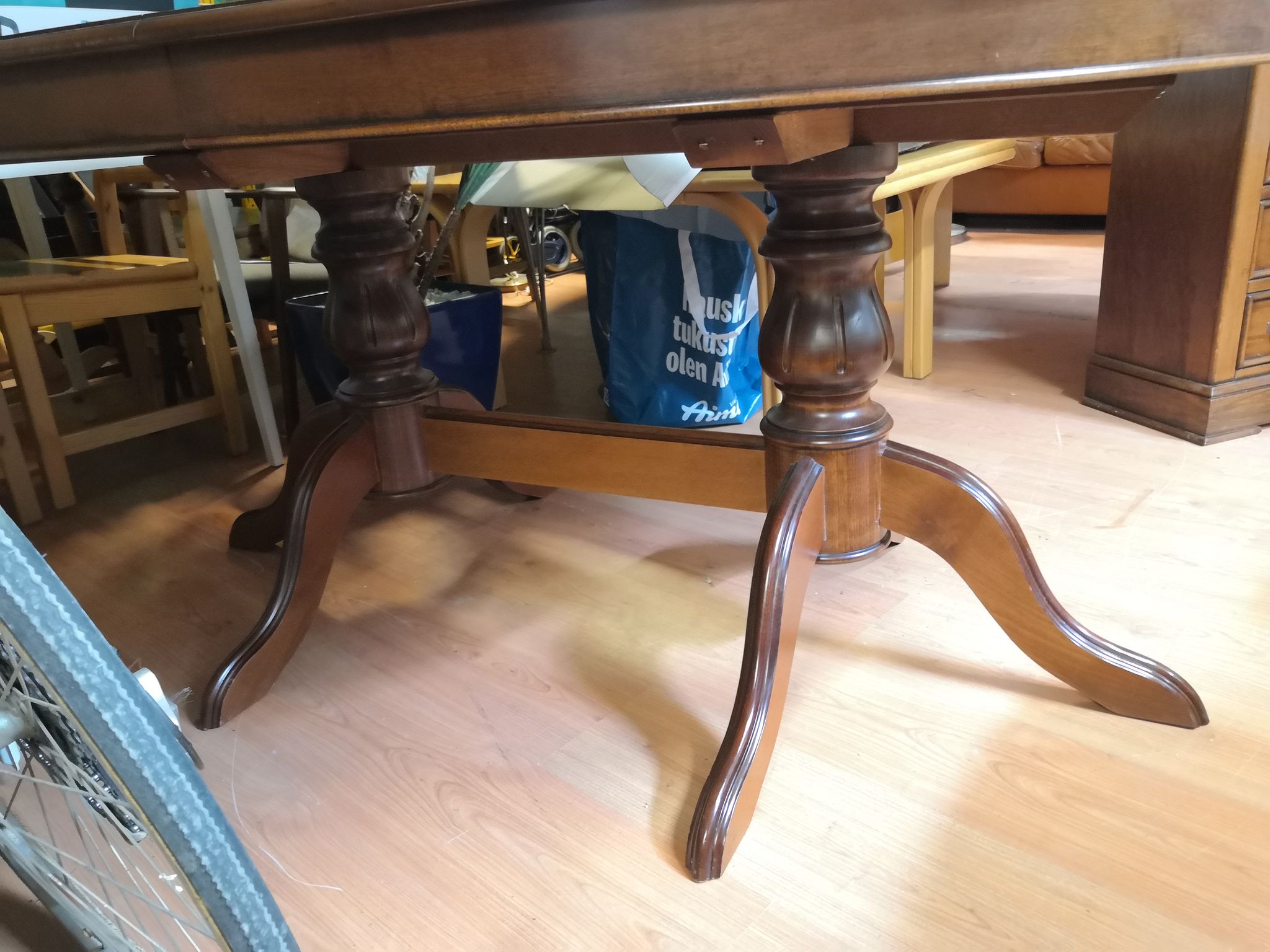 Image 2/7