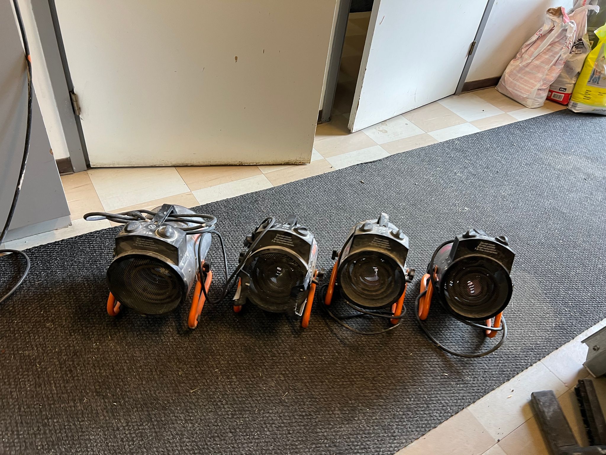 Image 2/7