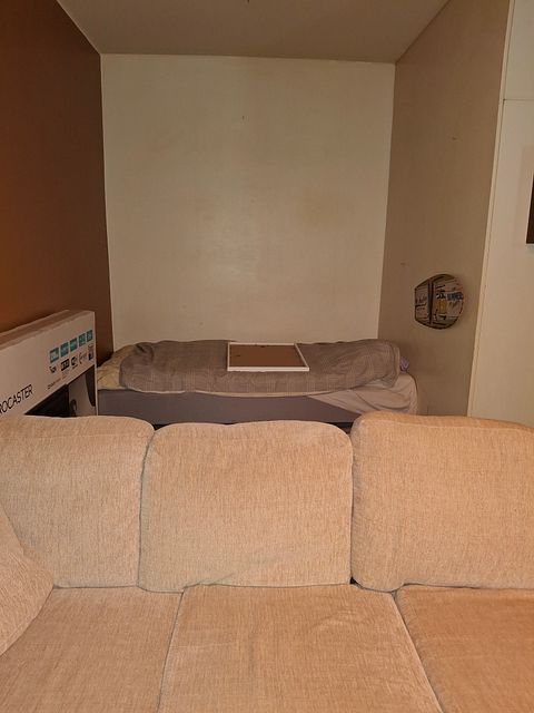 Image 3/7