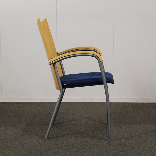 Image 3/9