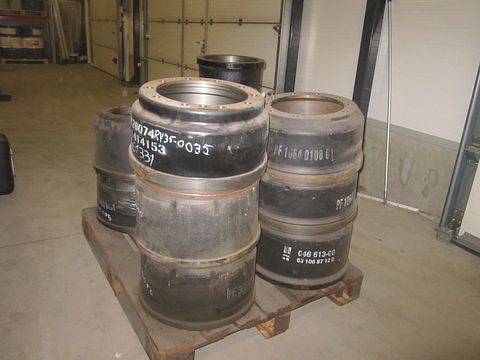 Image 2/4