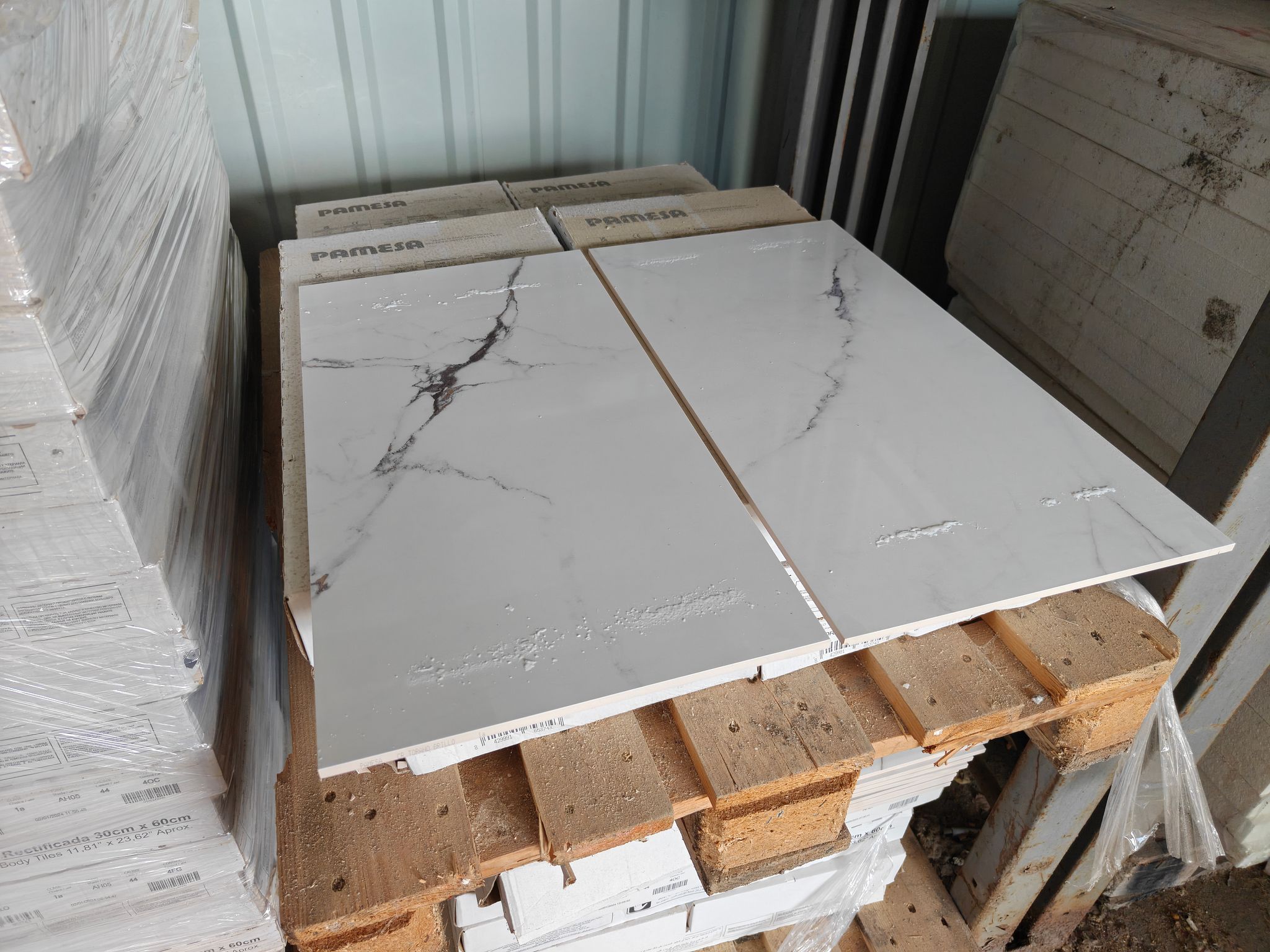 Image 1/8