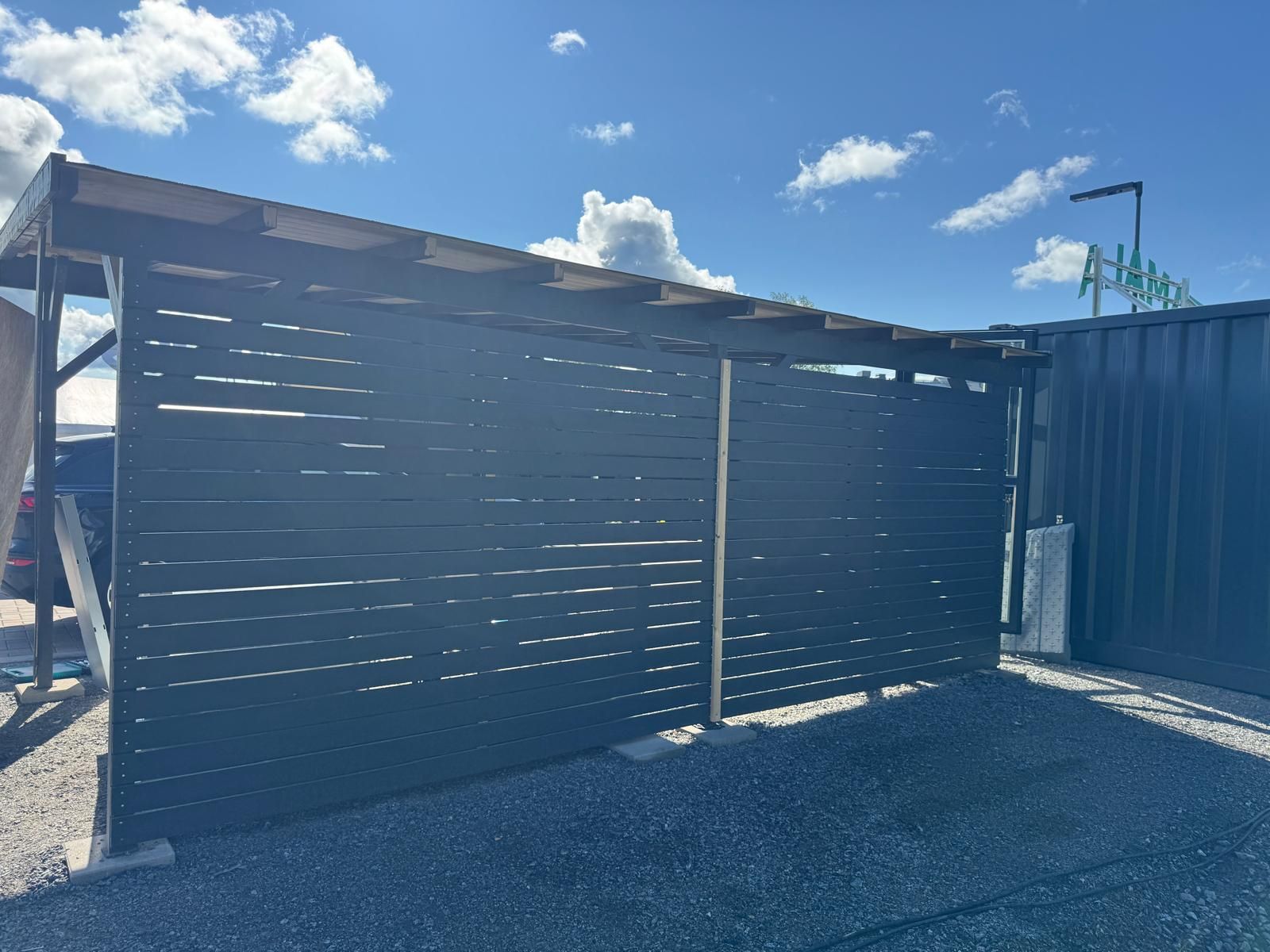 Image 4/5