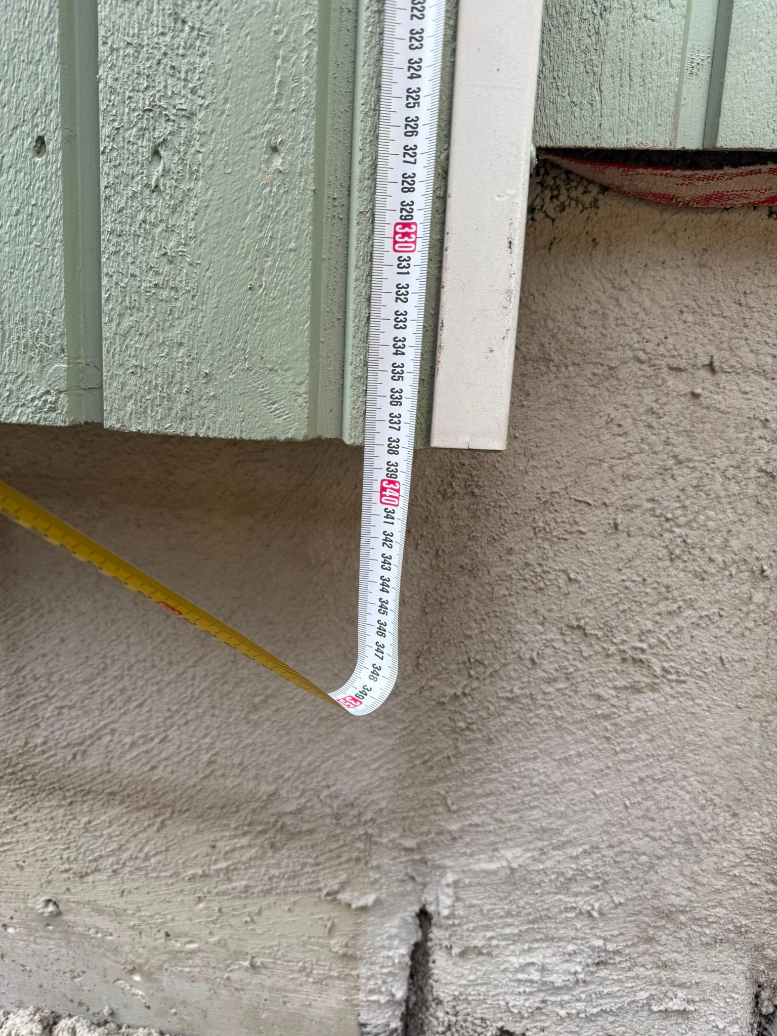 Image 4/8