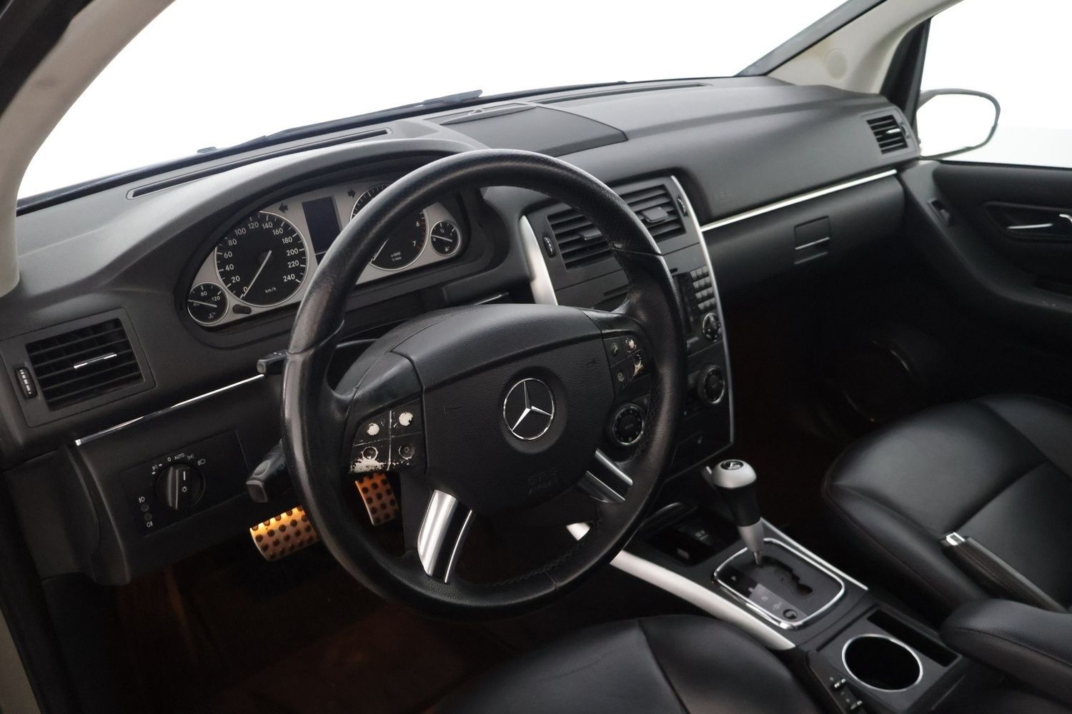 Image 10/47