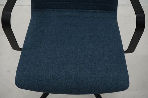 Image 6/9