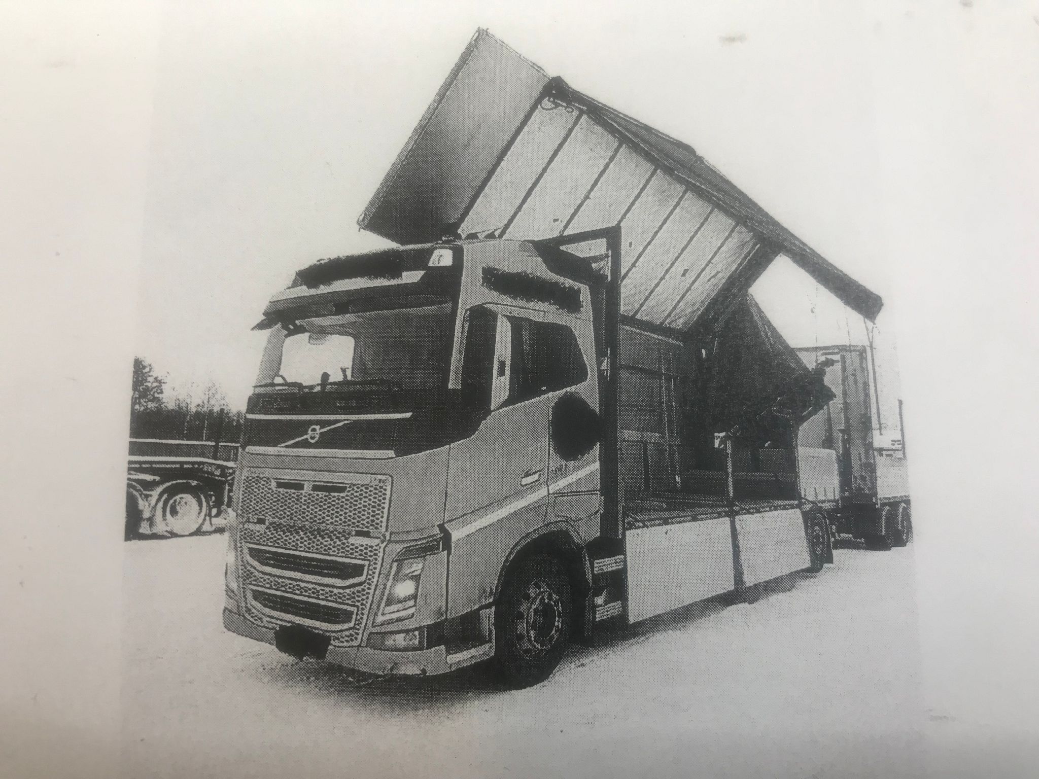 Image 3/8