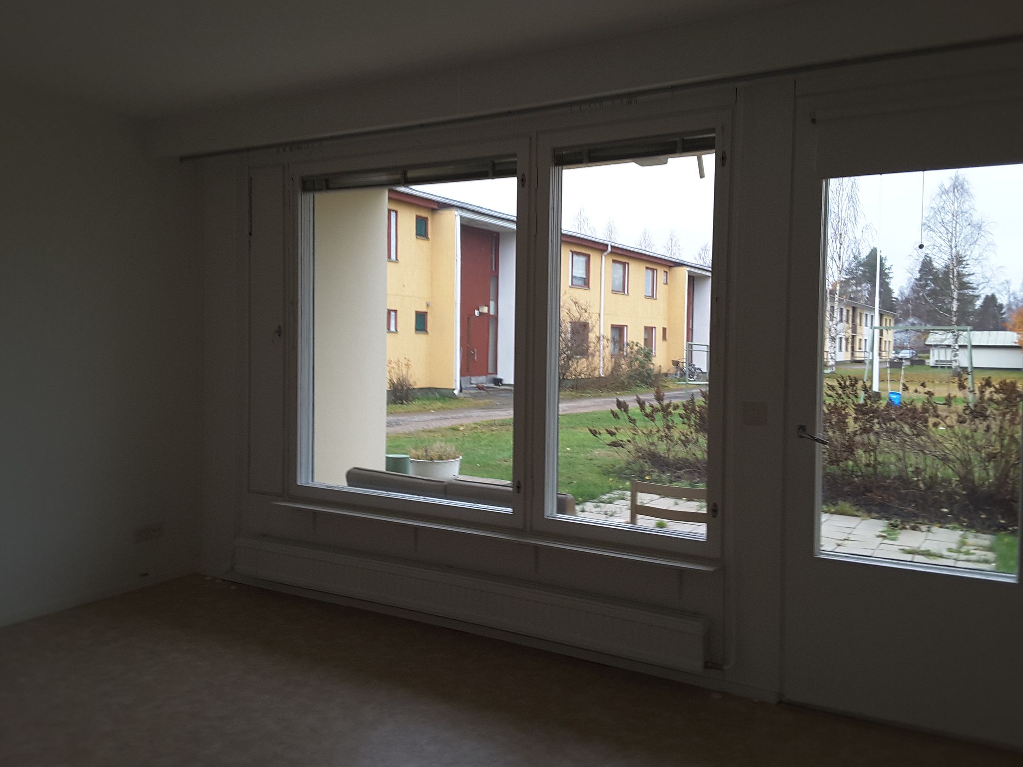 Image 11/19