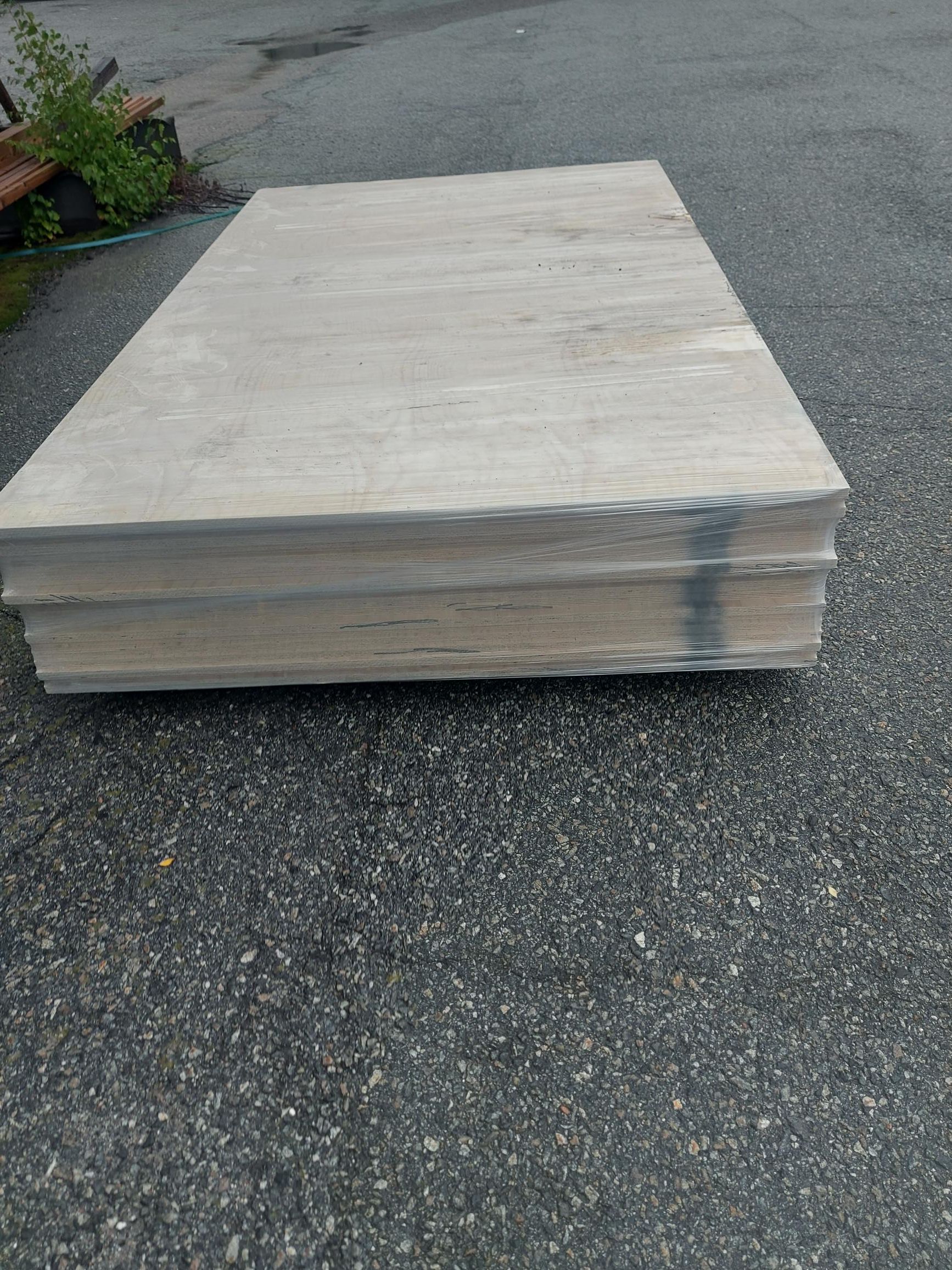 Image 1/3