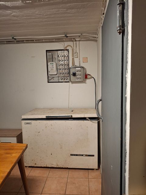 Image 29/44