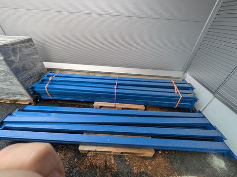 Image 1/8
