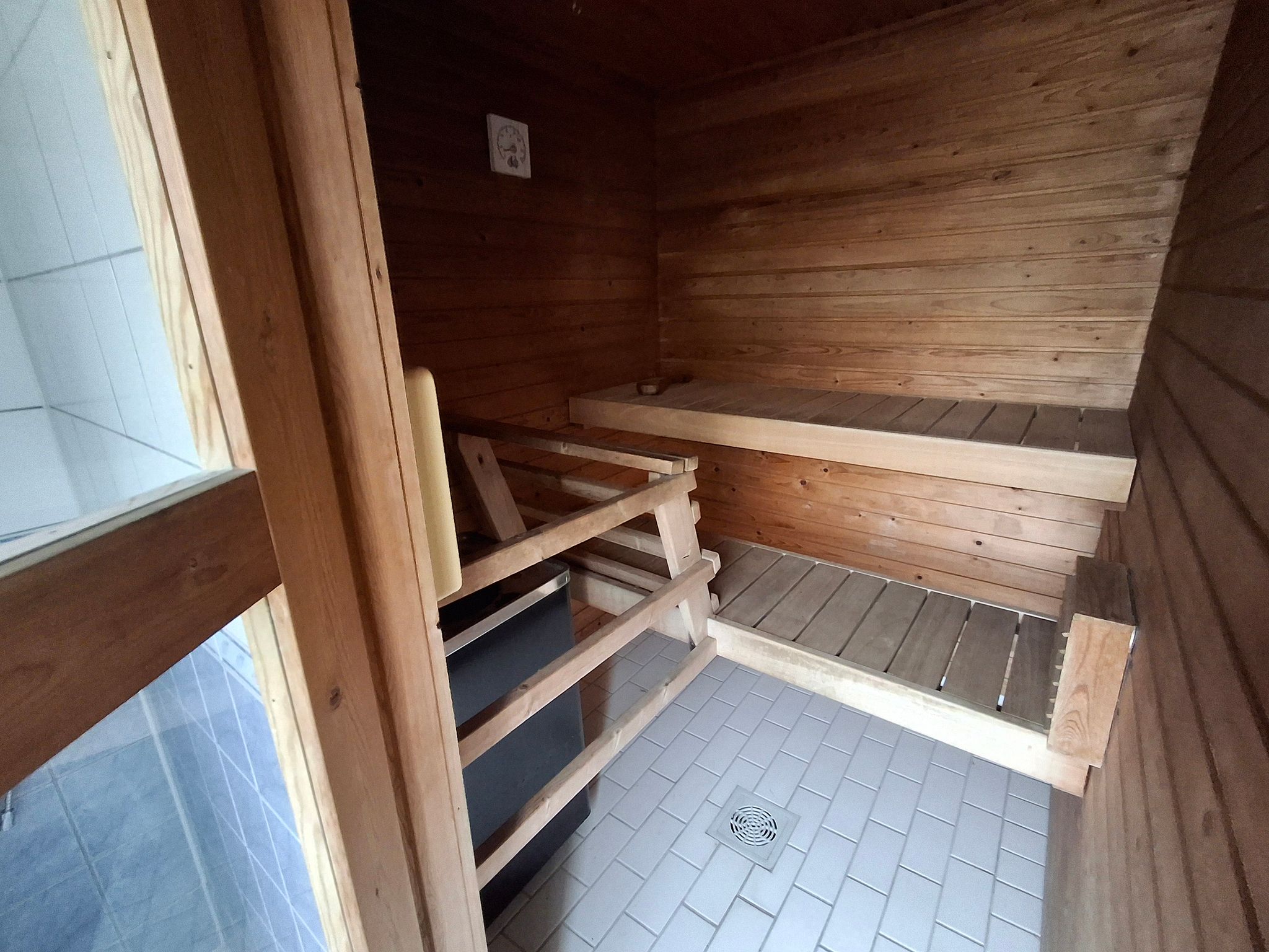 Image 12/36