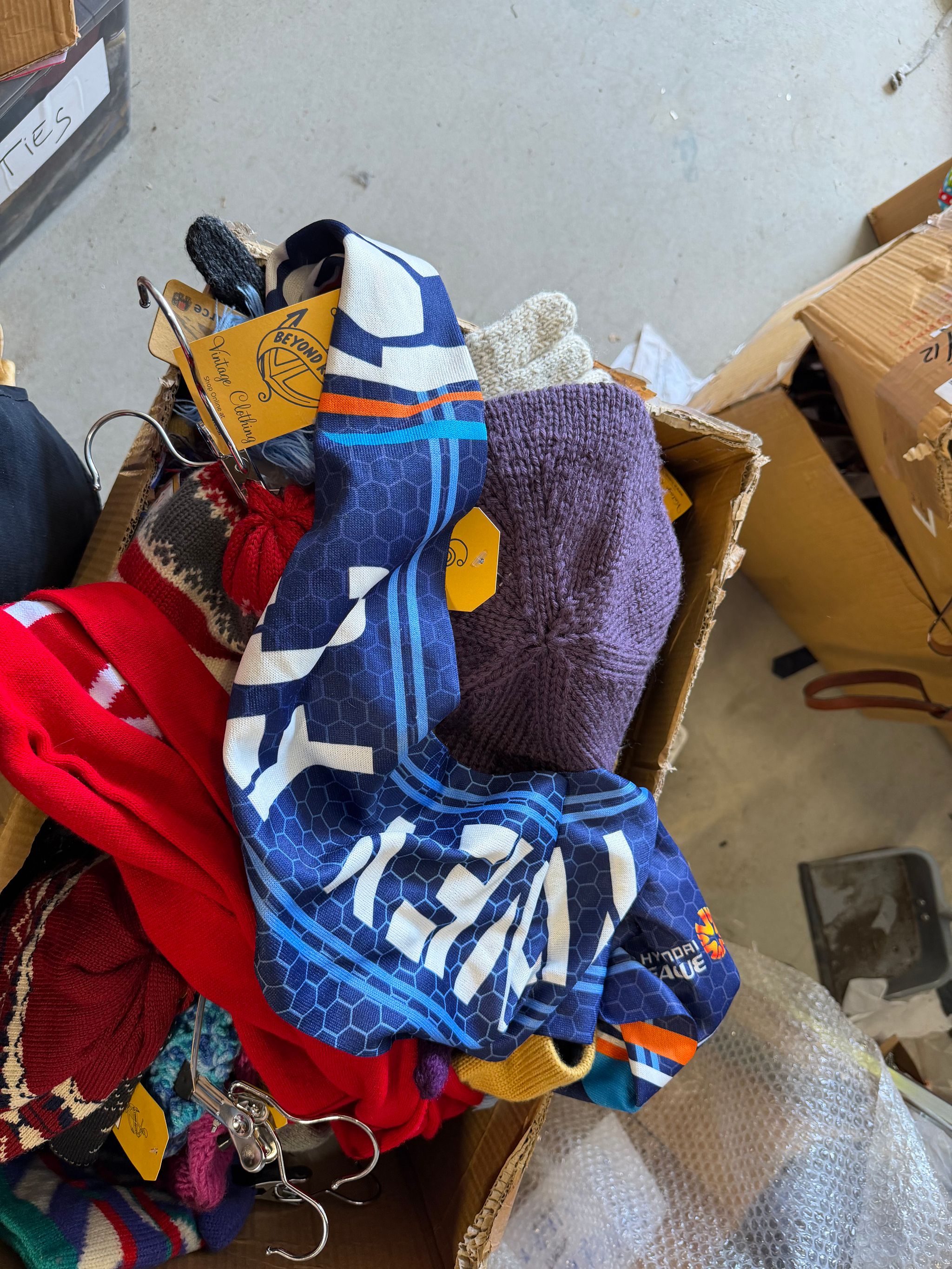 Image 8/32