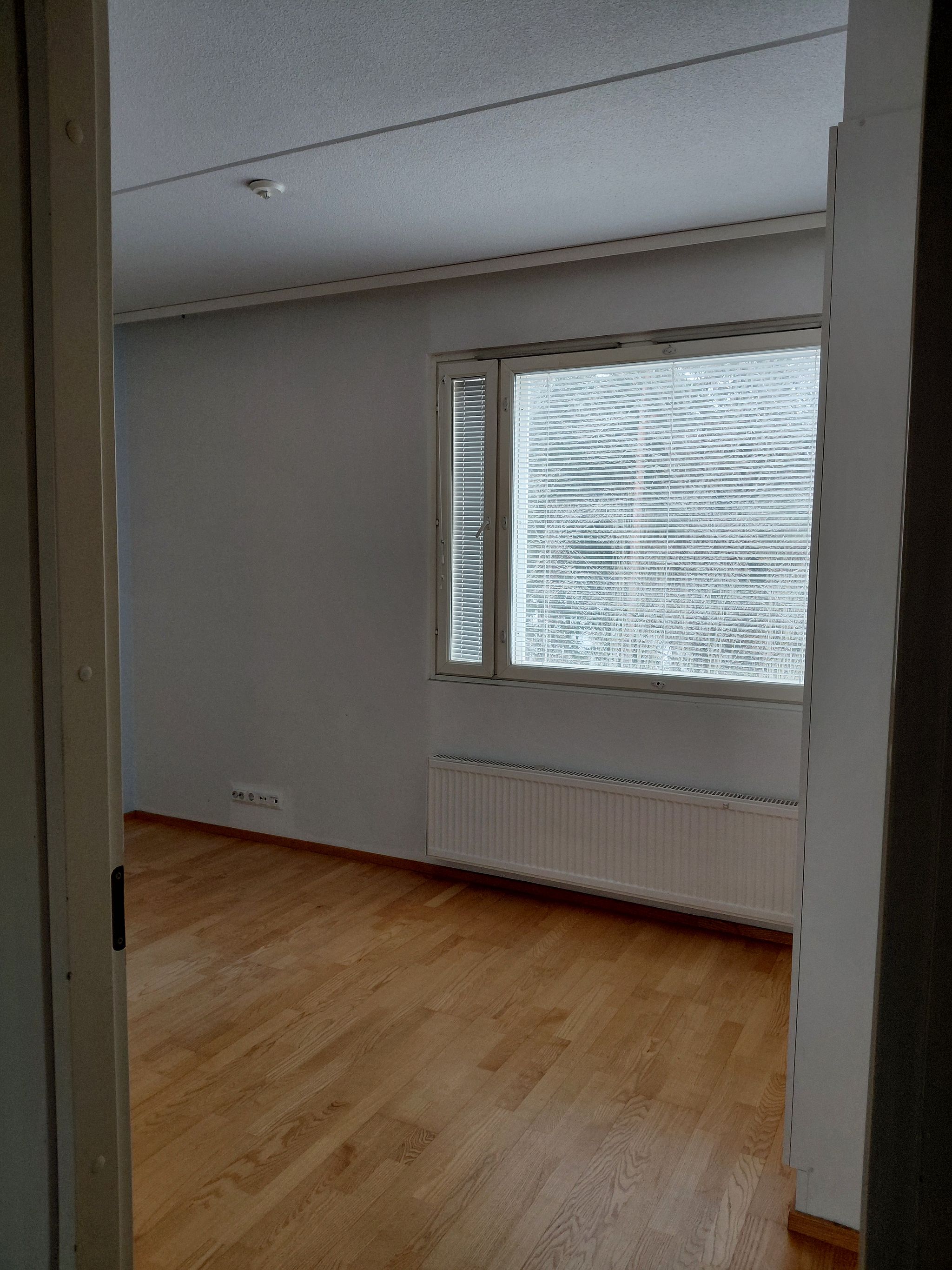 Image 8/24