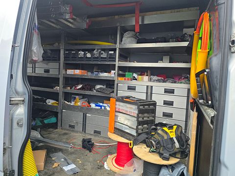Image 1/34