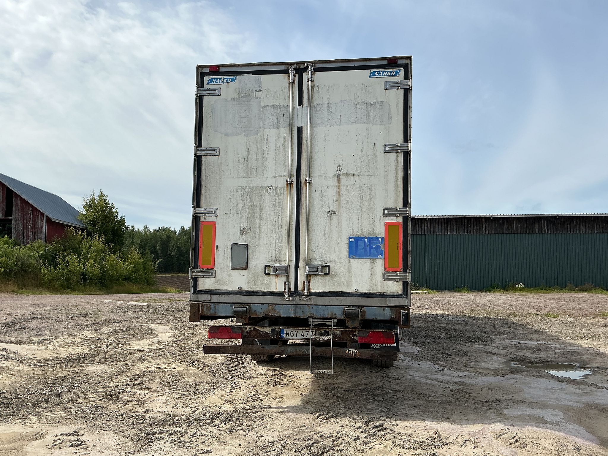 Image 4/18