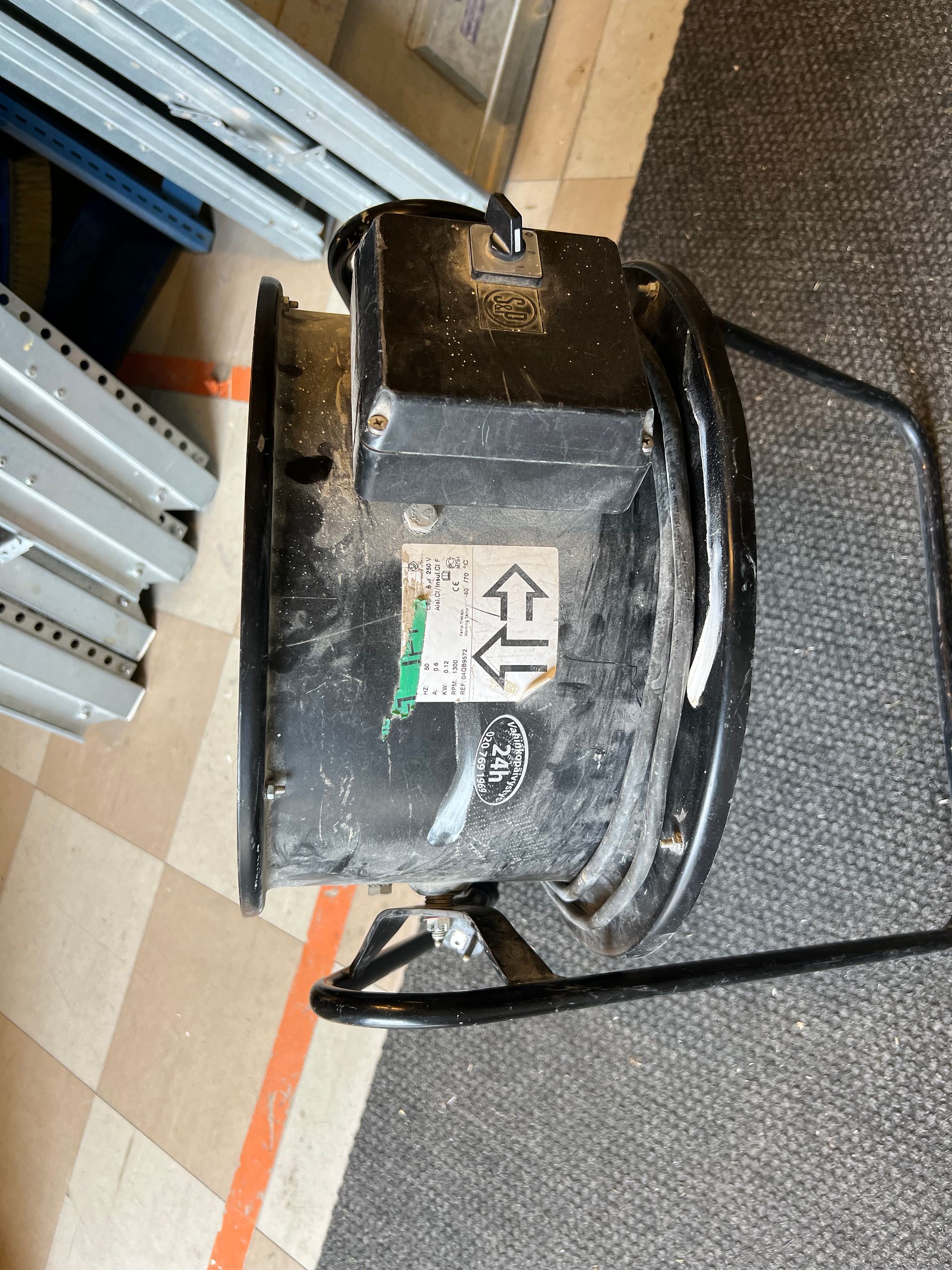 Image 7/9
