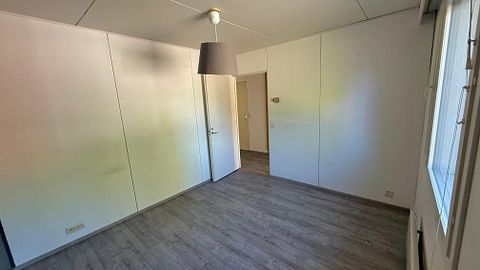Image 6/19