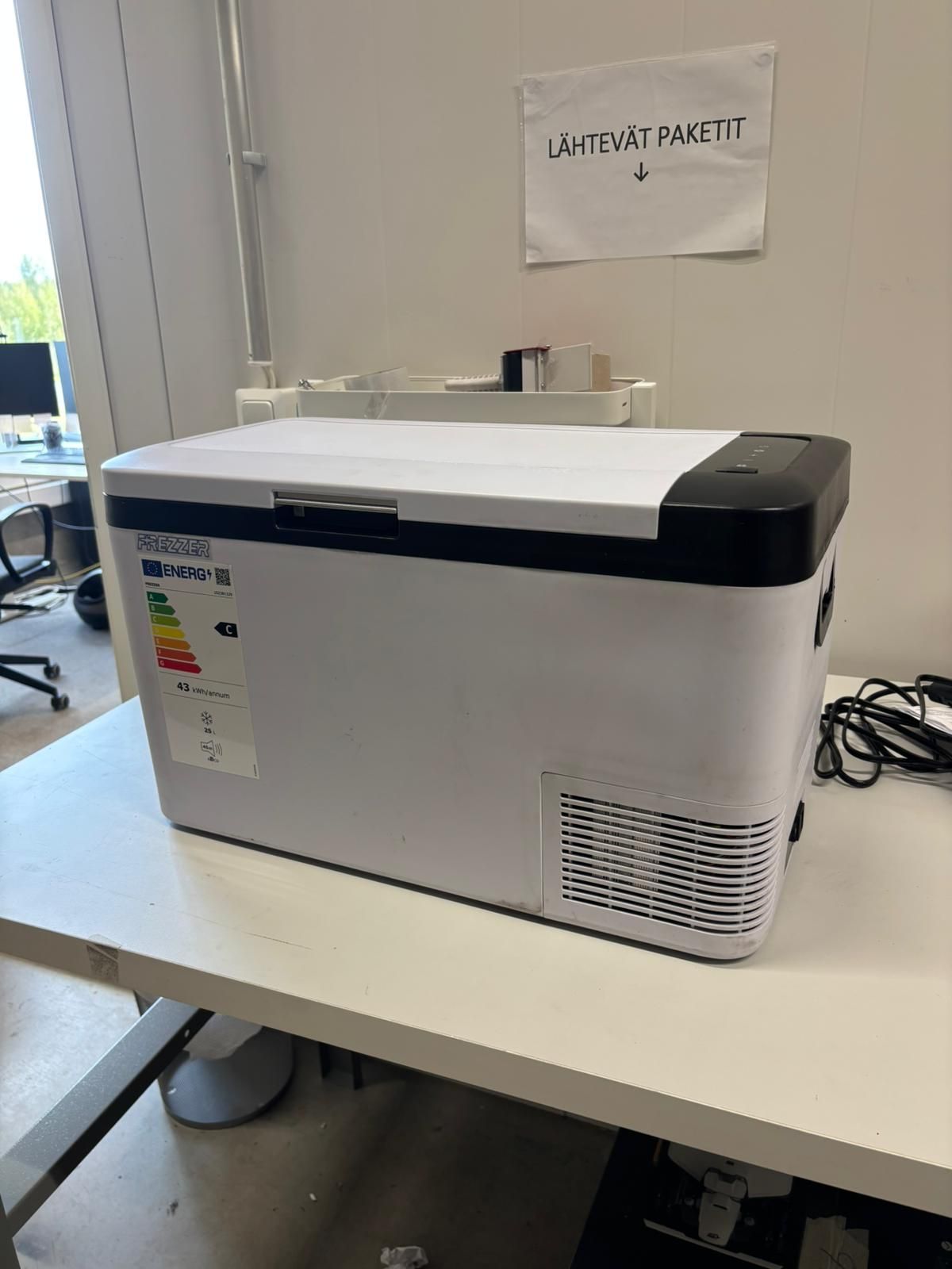Image 1/8