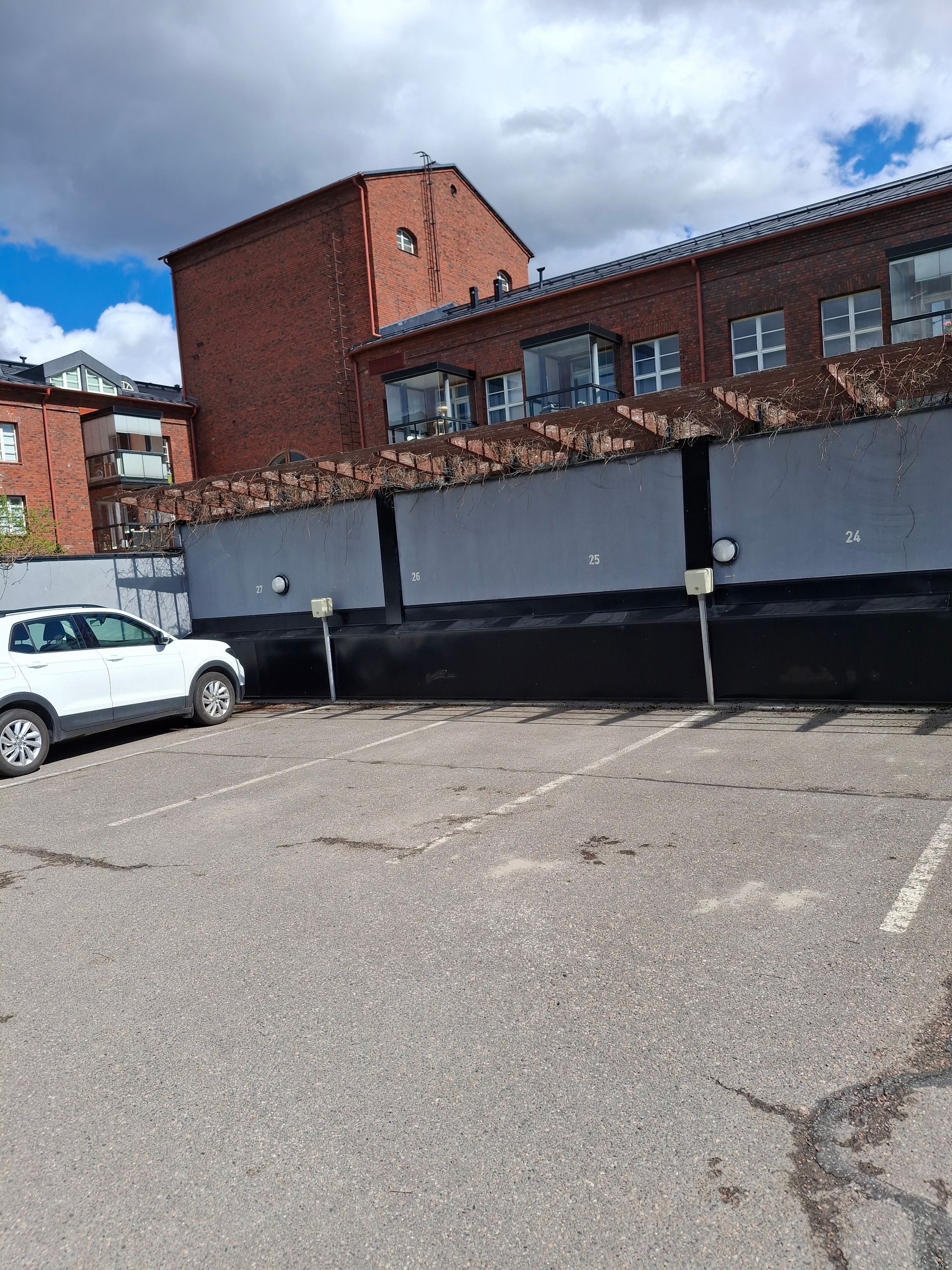 Image 2/2