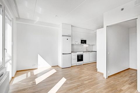Image 8/9