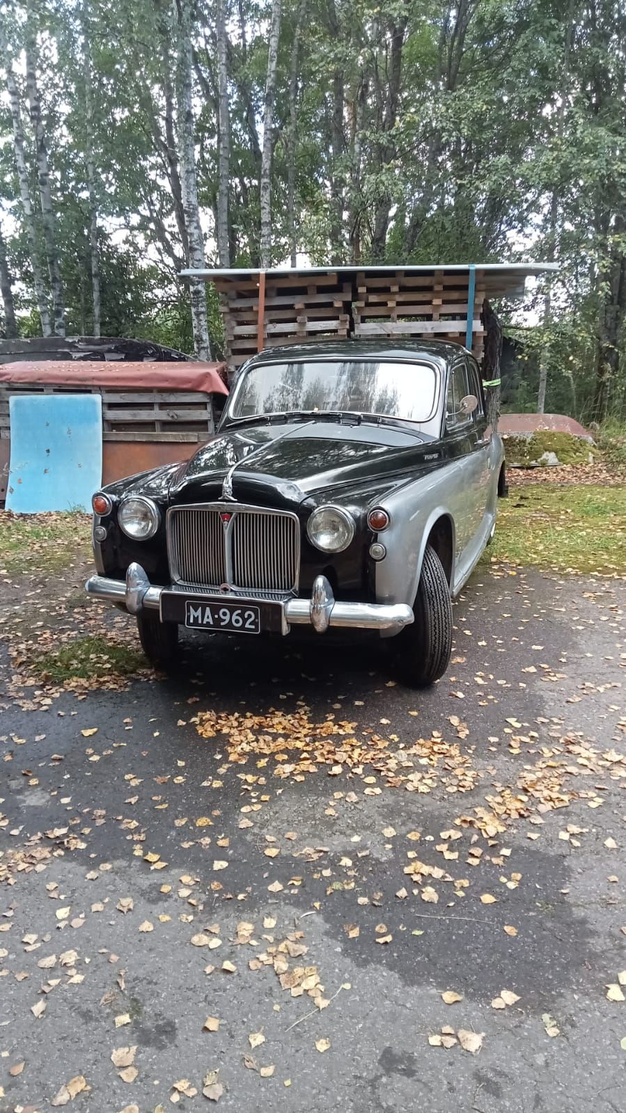 Image 1/8