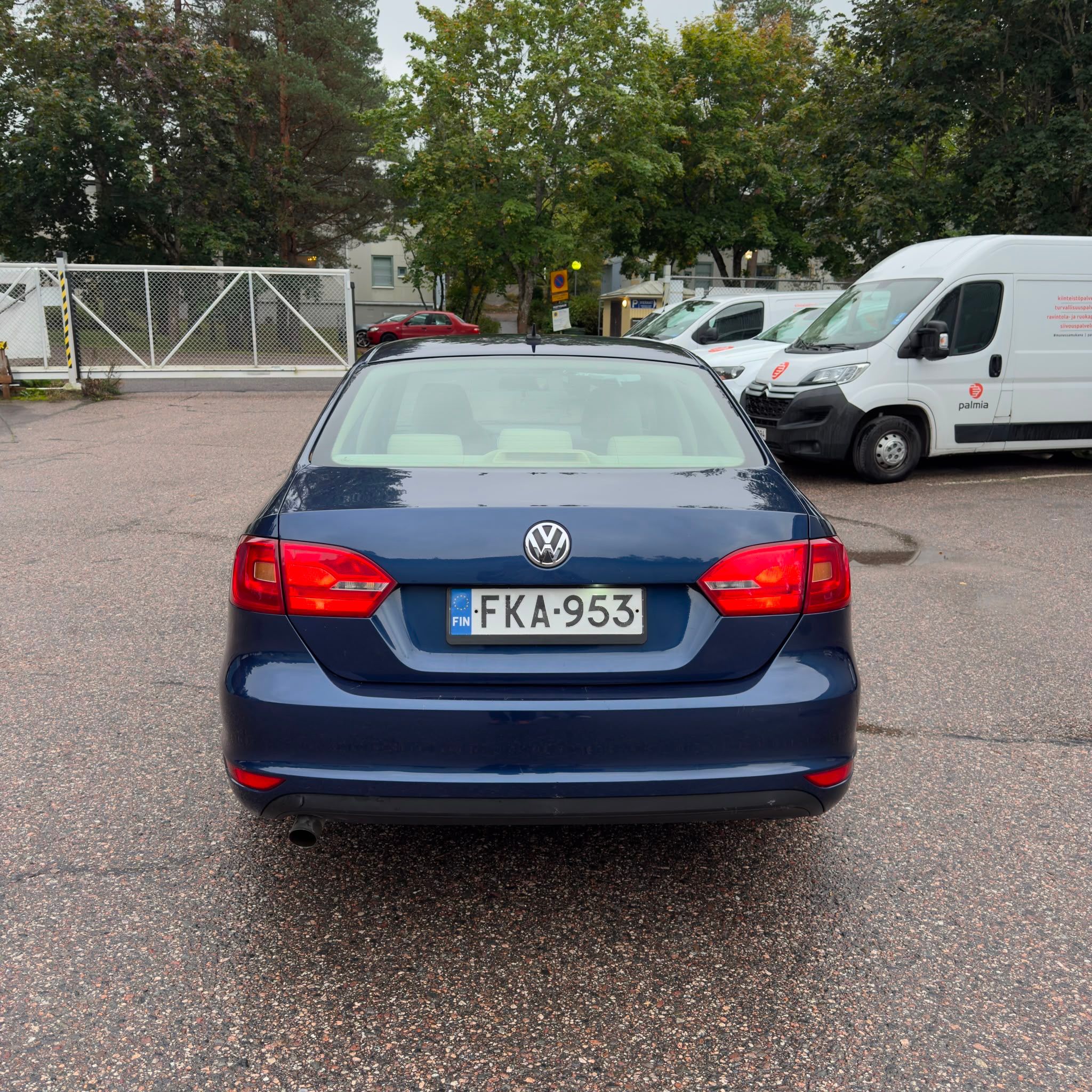 Image 6/10