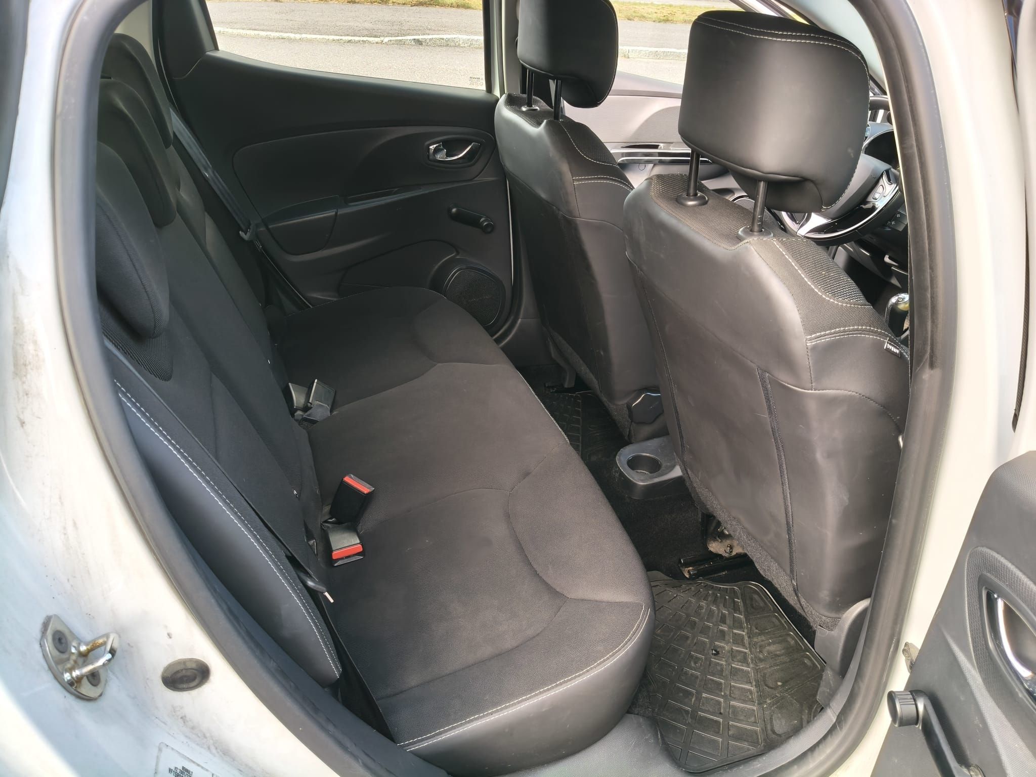 Image 11/17
