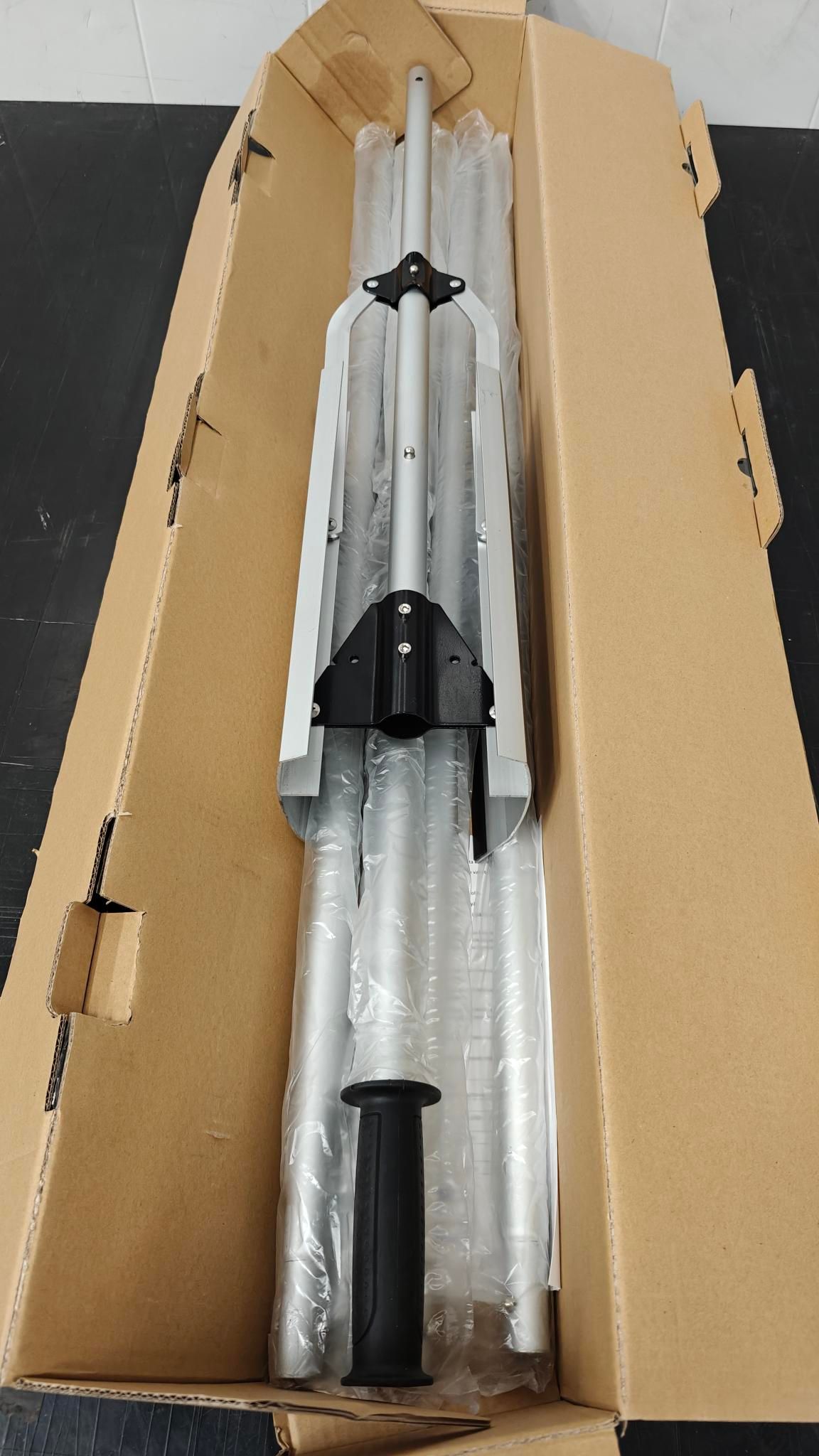 Image 2/4