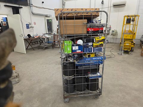 Image 4/5