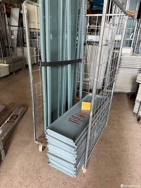 Image 6/9