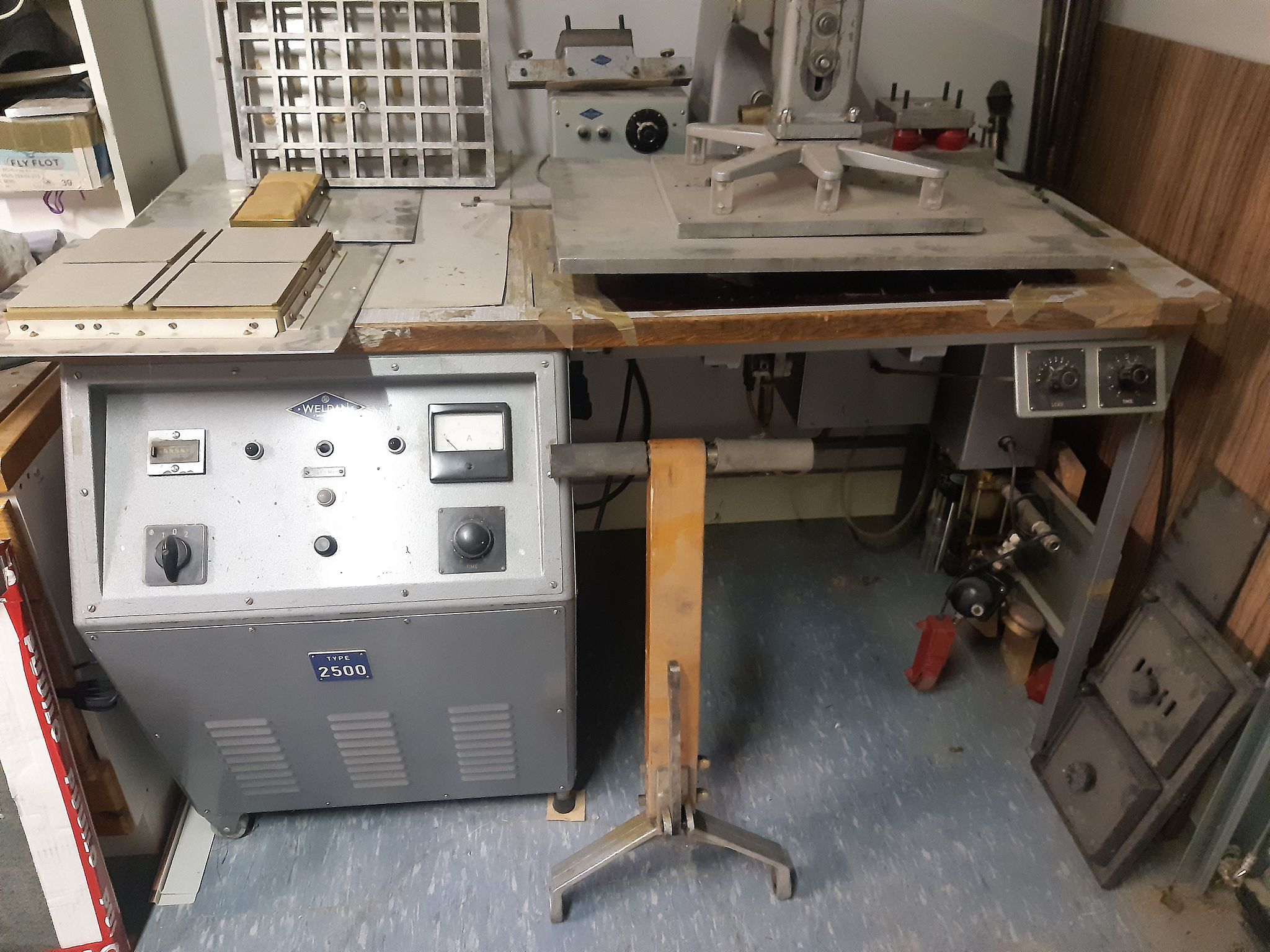 Image 1/10