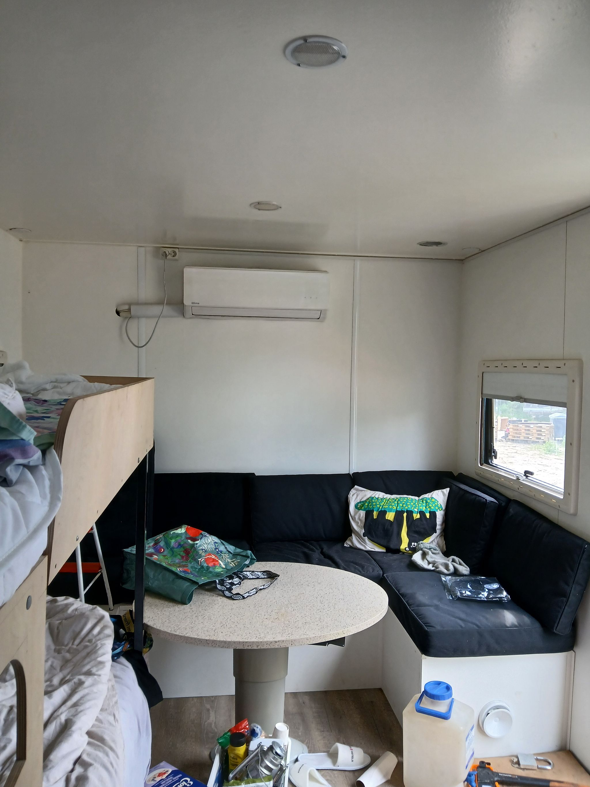 Image 4/9