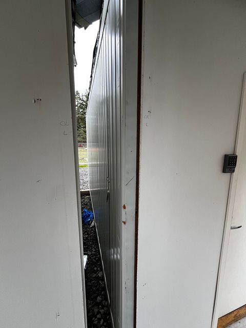 Image 4/9