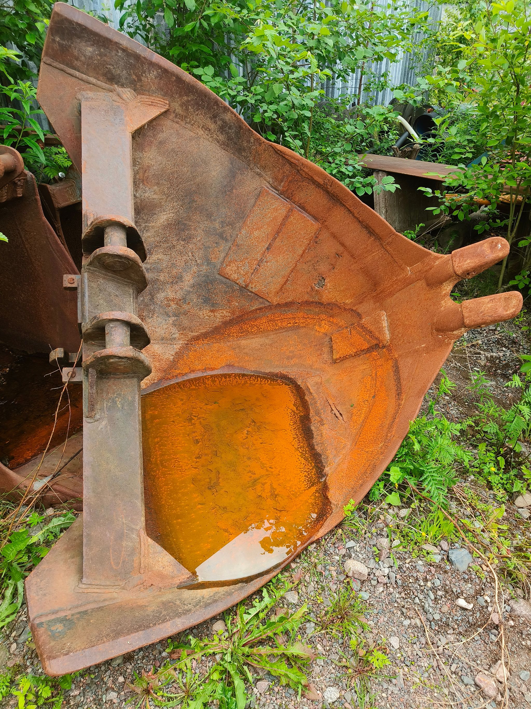 Image 1/5
