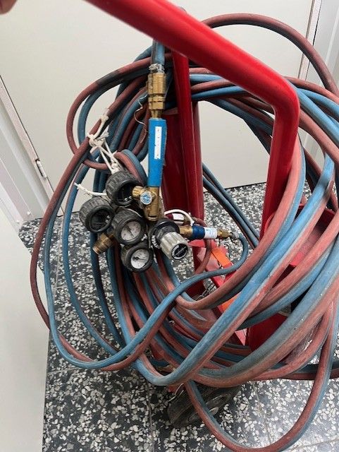Image 3/3