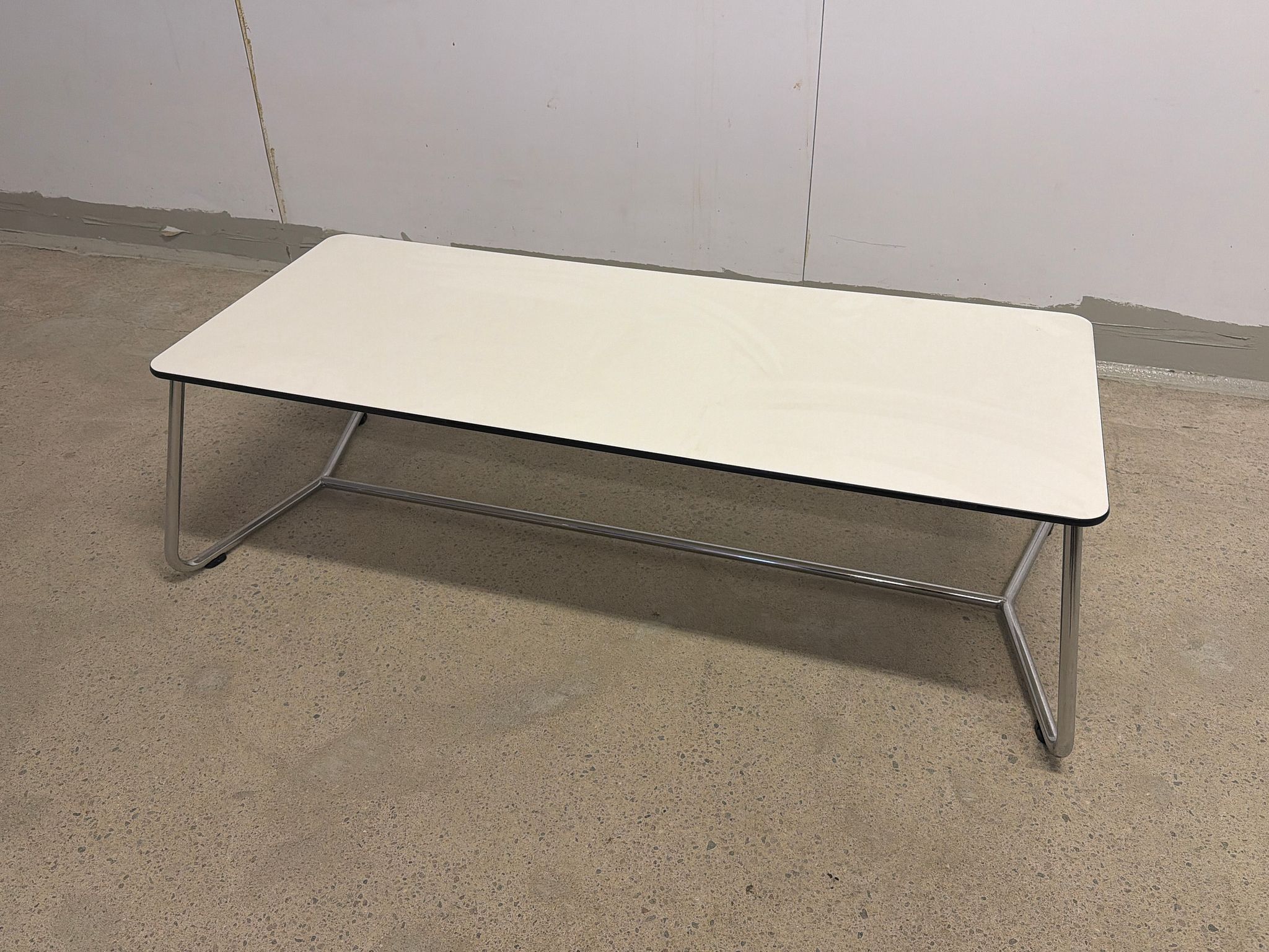 Image 6/6