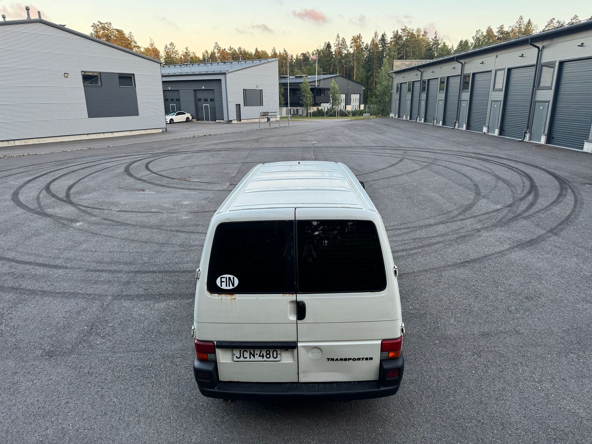 Image 8/19
