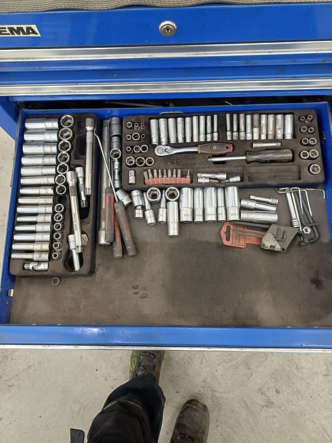 Image 8/8