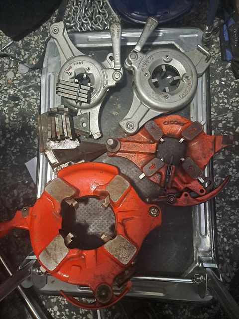 Image 1/6