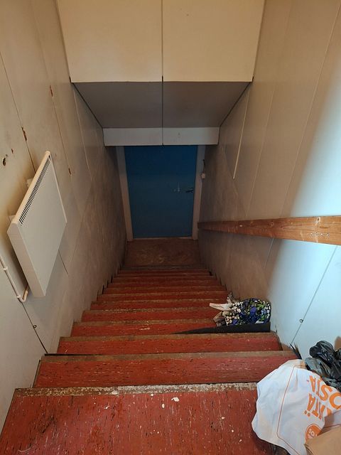 Image 2/27